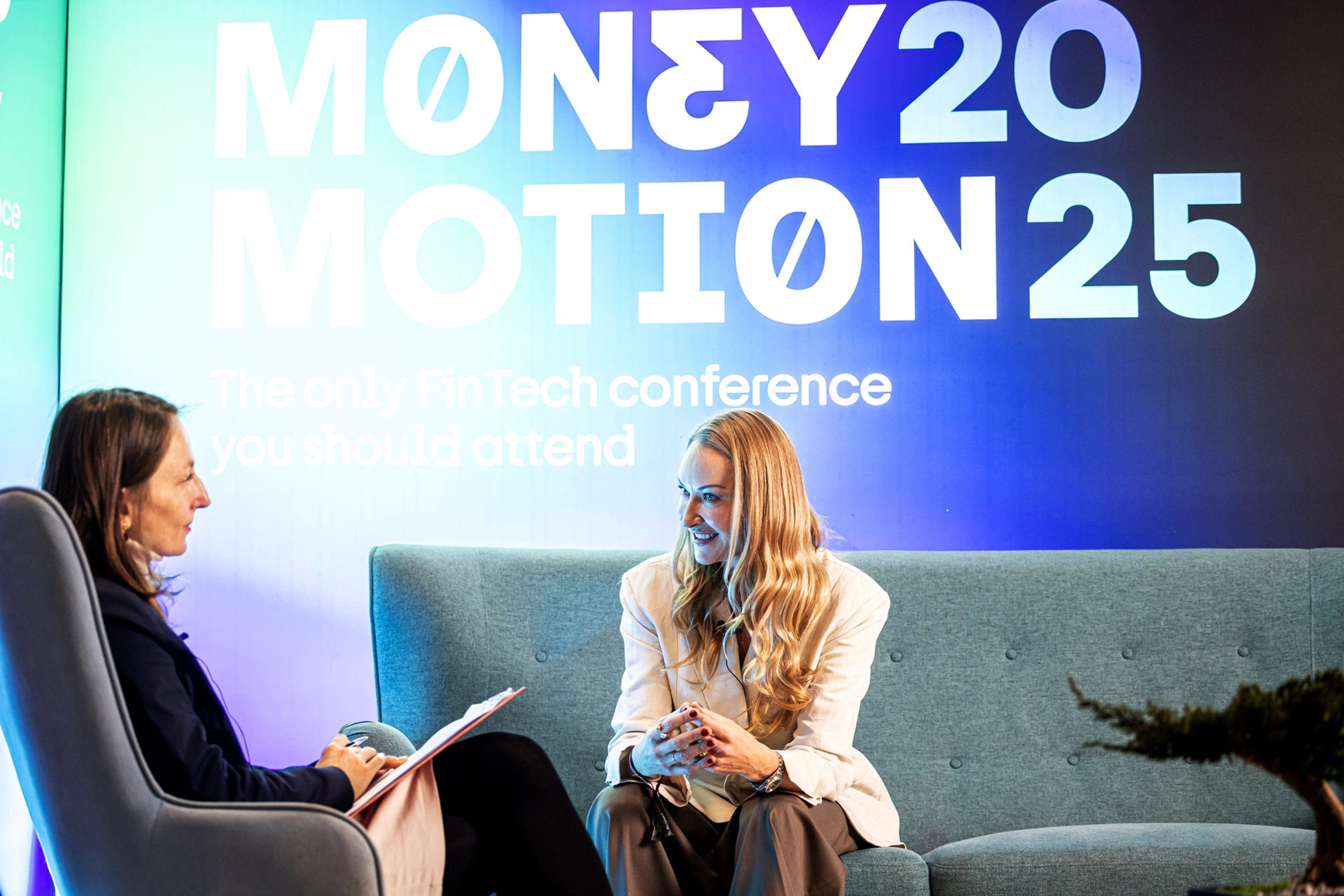soce_plus_mrsa_moneymotion26_networking_07